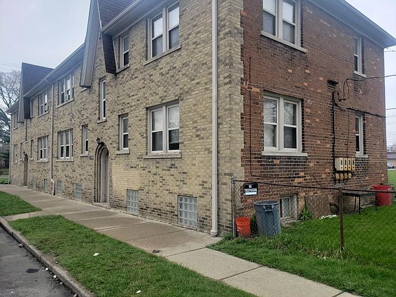 3rd image of 13909 Hartwell St Unit 9