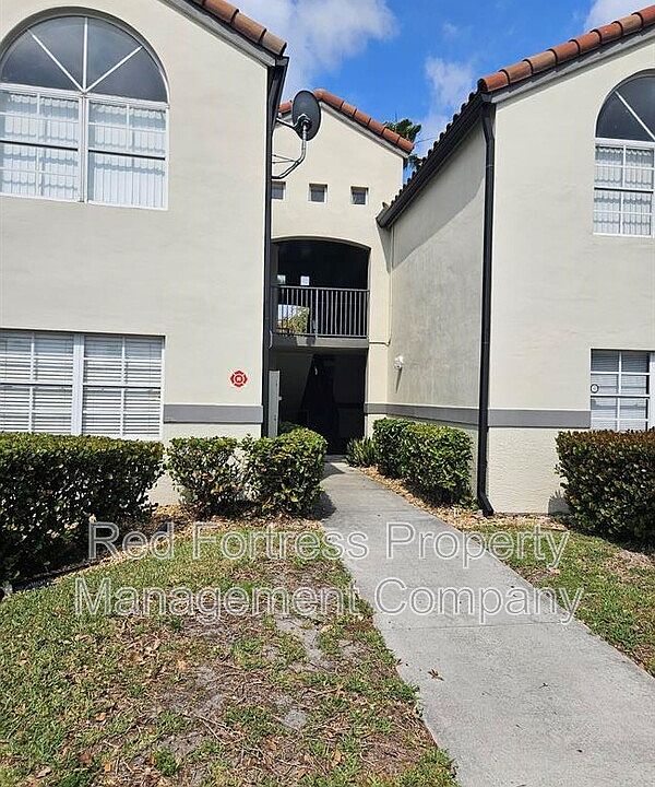 1st image of 3407 Winkler Ave APT 310