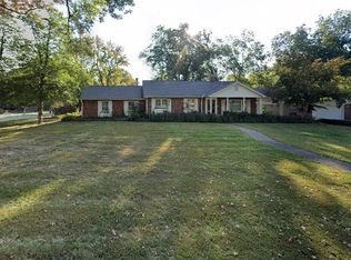 10 Westgate Dr, Swansea, IL 62226
