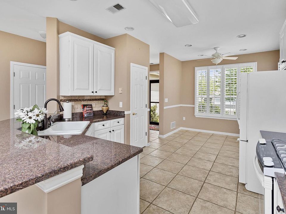 1st image of 18 Ambrose Dr
