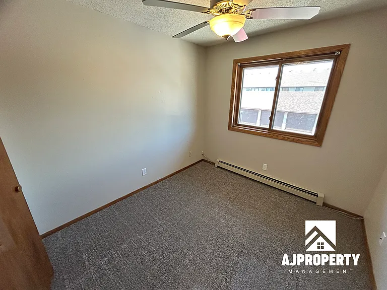 1312 E Keystone Dr #9 — Photo 6