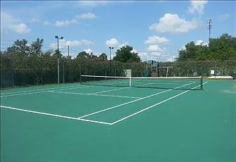 Community tennis court