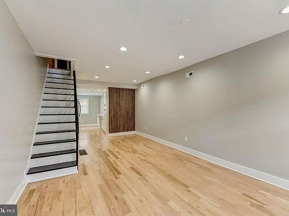 4th image of 2523 S Sartain St