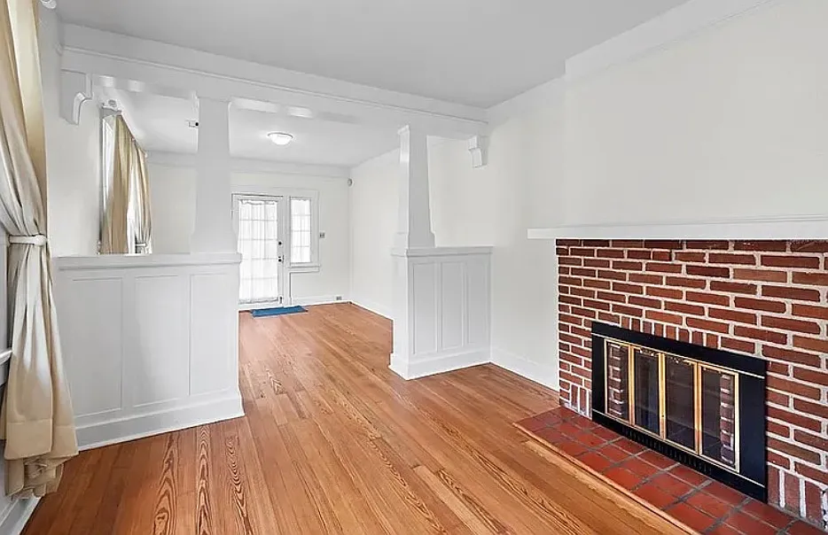 2 bed, 900 sqft, $1,600 — Photo 2