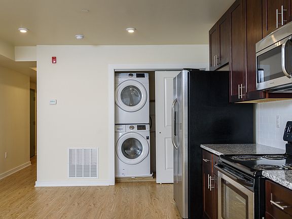 4th image of 245 S 45th St APT 3C