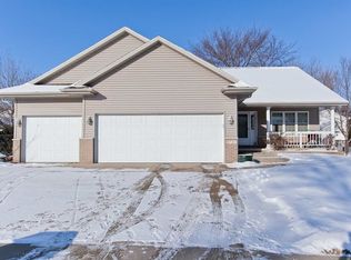 3728 Jackson Dr NW, Cedar Rapids, IA 52405