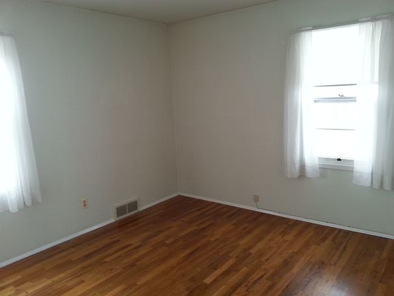 upstairs bedroom 2