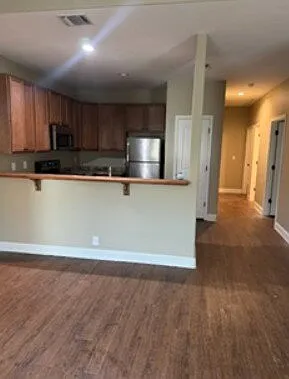 4 bed, 2.0 bath, 1188 sqft, $1,500 — Photo 3