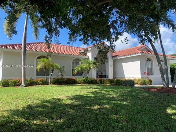2nd image of 1833 N Bahama Ave #1833