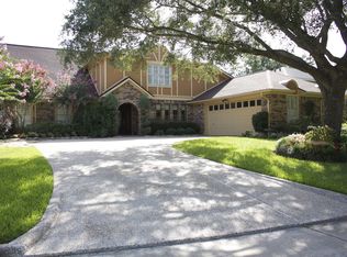 626 Longview Dr, Sugar Land, TX 77478