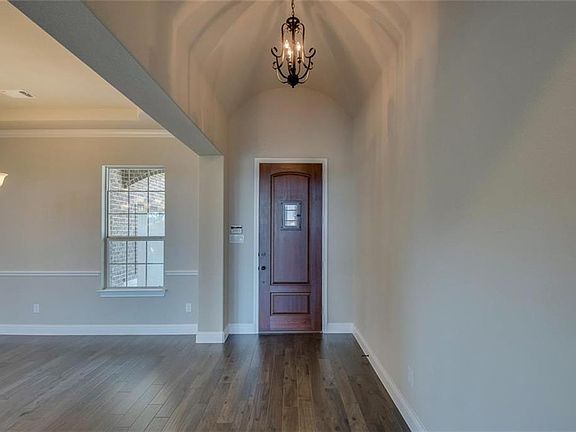 4th image of 1008 Merion Dr