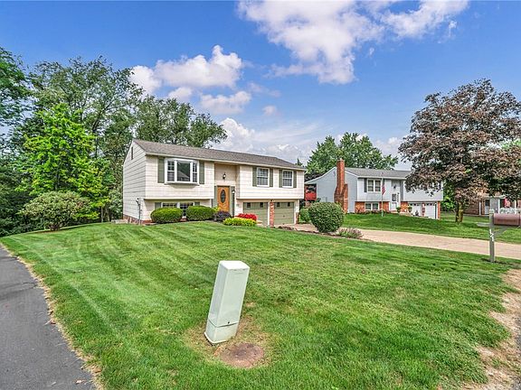 3rd image of 121 Pinehurst Dr