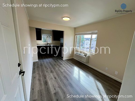 3rd image of 239 NE Lincoln St APT 1