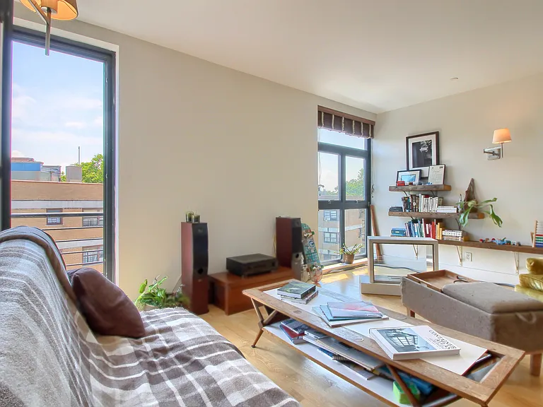 225 Maujer St #PHB — Photo 7