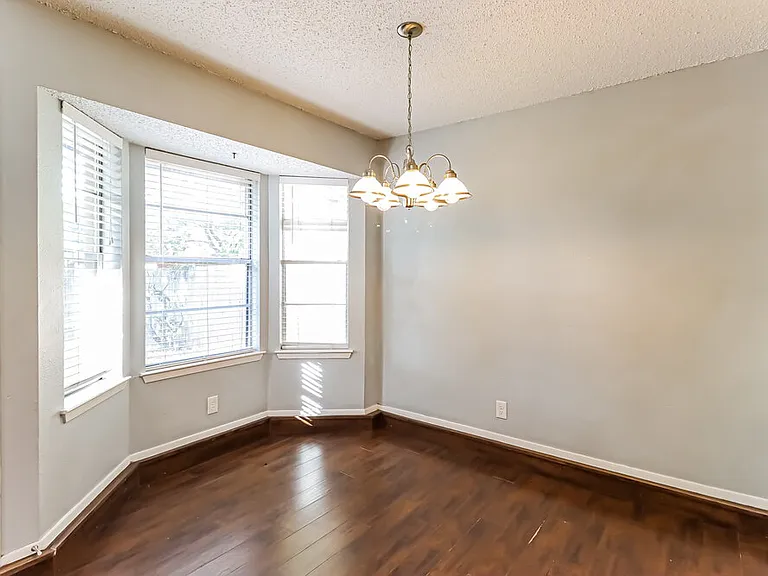 2821 Lana Cir — Photo 6