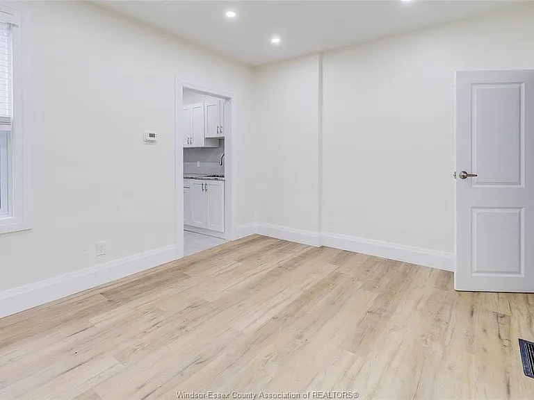 116 Elm Ave — Photo 10