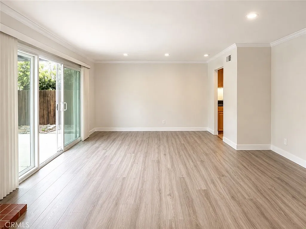3 bed, 1434 sqft, $5,500 — Photo 3