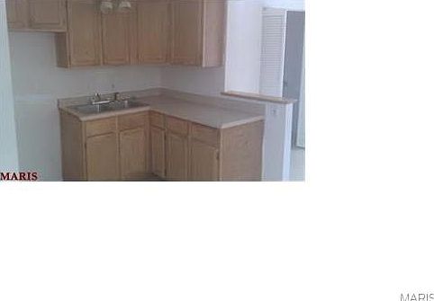 2nd image of 142 Anistasia Dr