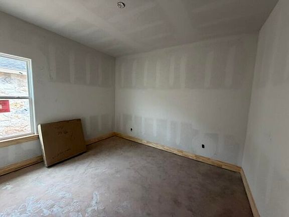4th image of 5511 Slayde St
