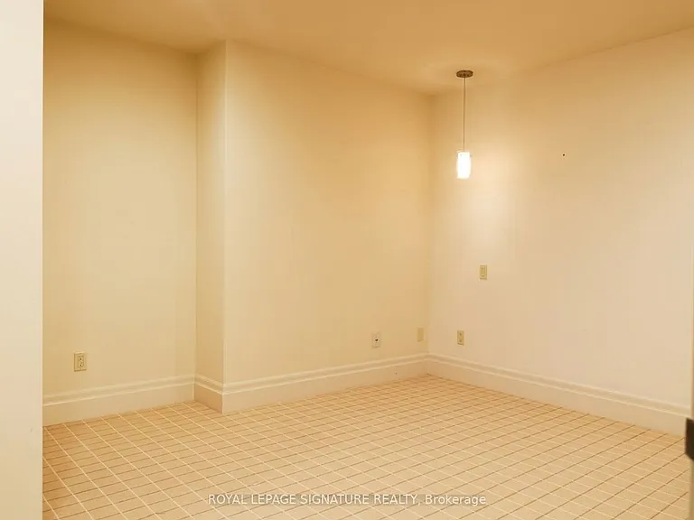 30 Wellington St E #2202 — Photo 17