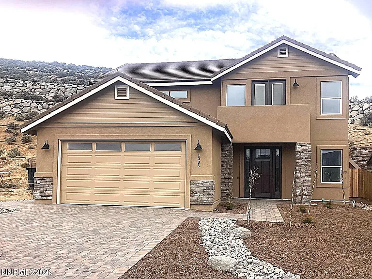 1086 Tee Dr — Photo 1