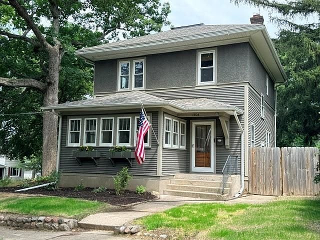 1st image of 1304 Brownwood Dr
