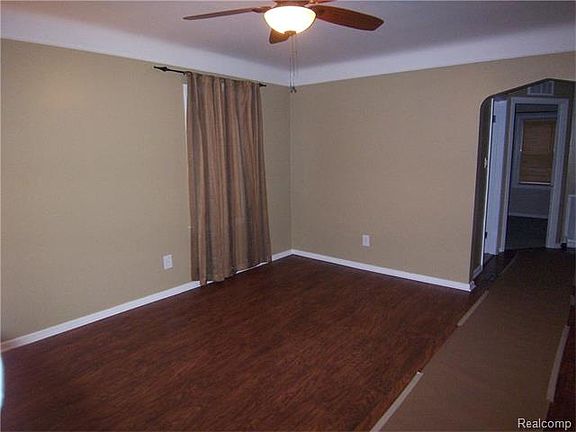 3rd image of 714 Donald Ave