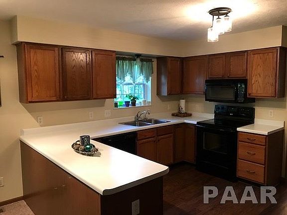 2nd image of 135 Cottonwood Ct