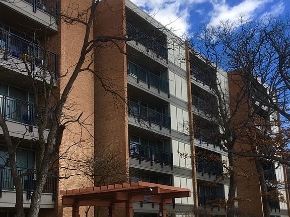 2nd image of 5950 Oakwood Dr APT 5A