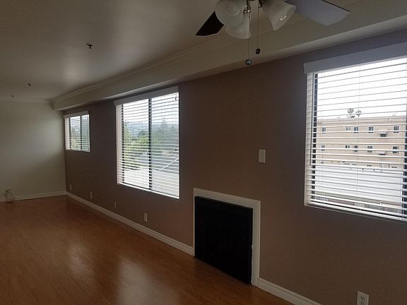 3rd image of 11162 Camarillo St APT 301