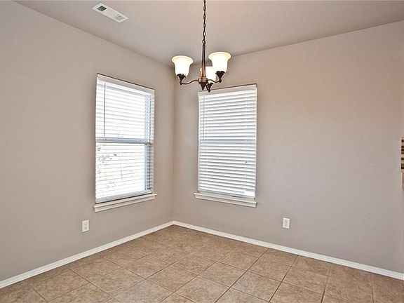 4th image of 6408 SW Hillside Ave