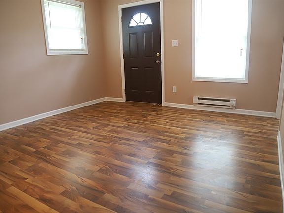 3rd image of 1225 E Donald St
