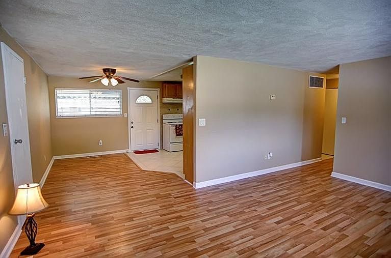 2nd image of 2220 Kajean Ave