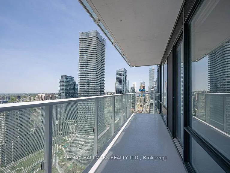 501 Yonge St #3202 — Photo 18