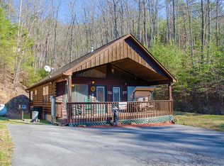 1622 Raccoon Den Way, Sevierville, TN 37862