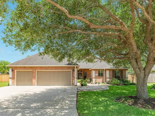 4913 Hickory Ln, Bay City, TX 77414