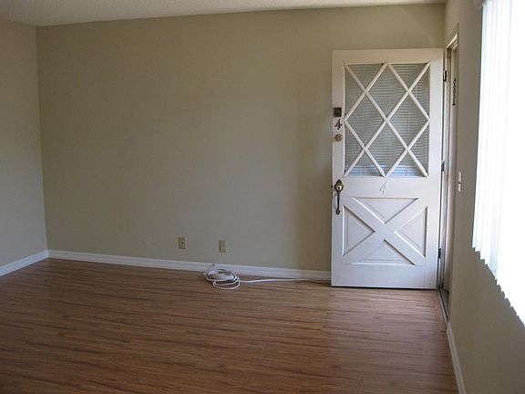 5th image of 801 W Glentana St