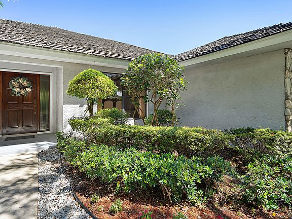 4th image of 18564 Lake Bend Dr