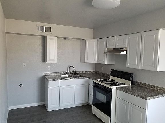 5th image of 503 Redwood St