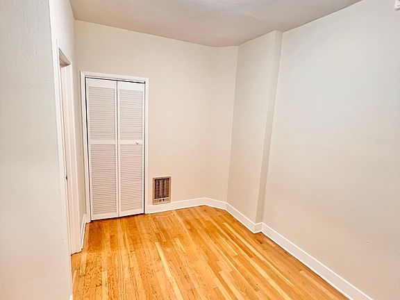4th image of 1815 Powell St APT 11