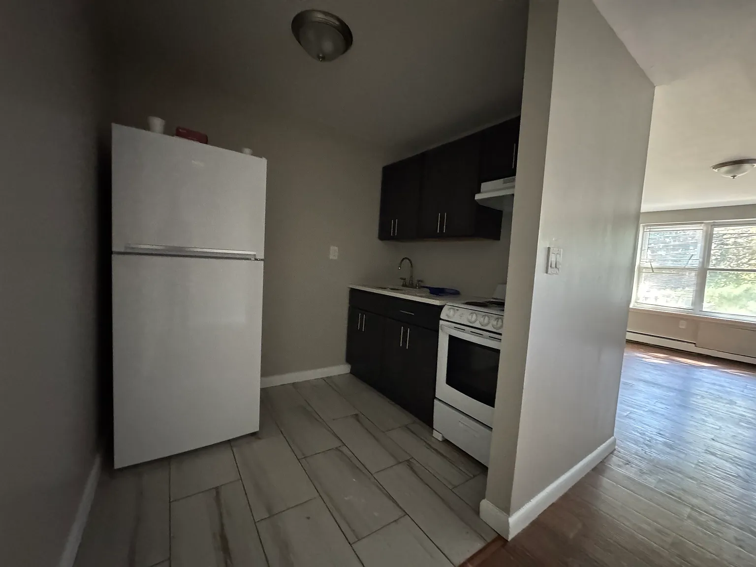 2 bed, 875 sqft, $1,345 — Photo 4