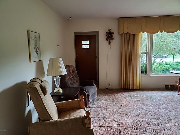4th image of 3271 Dawes Ave SE
