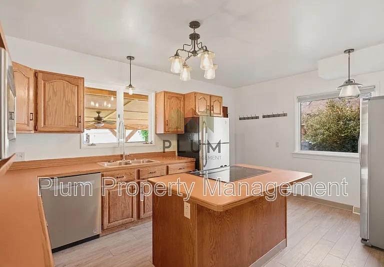 541 E Beckwith Ave — Photo 17
