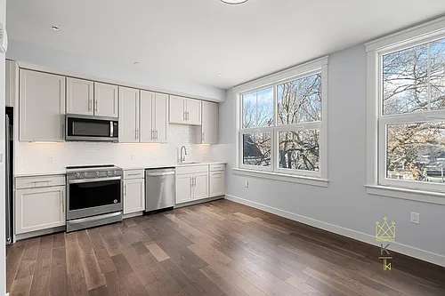 136 Babcock St #305 Photo 1