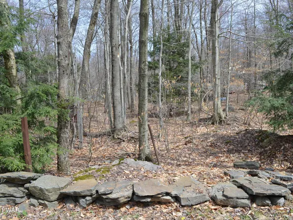 Tom Tom Way, Gouldsboro, PA 18424