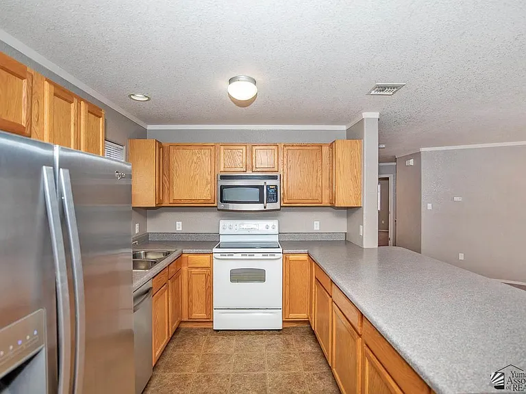 10490 S Typhoon Ave — Photo 10