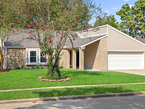 3rd image of 8031 Zimmermann Dr