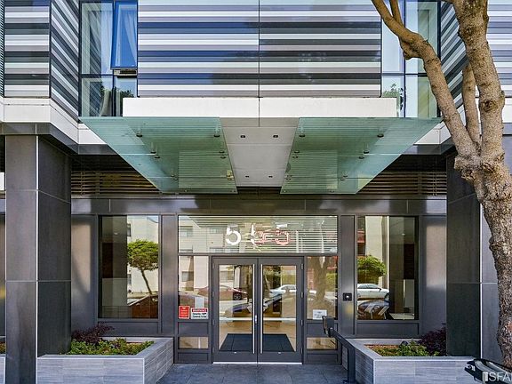 3rd image of 555 Fulton St #307