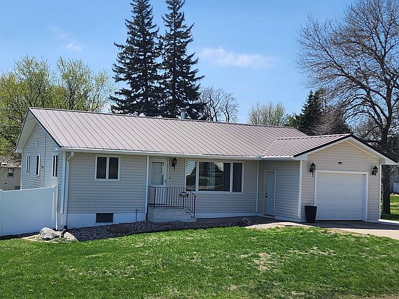 2nd image of 604 7th St
