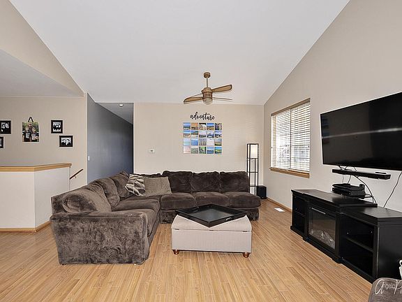 5th image of 1289 Holly Ct